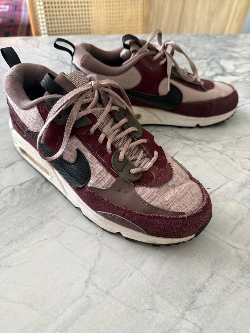 Nike Air Max sneakers in Eggplant and black